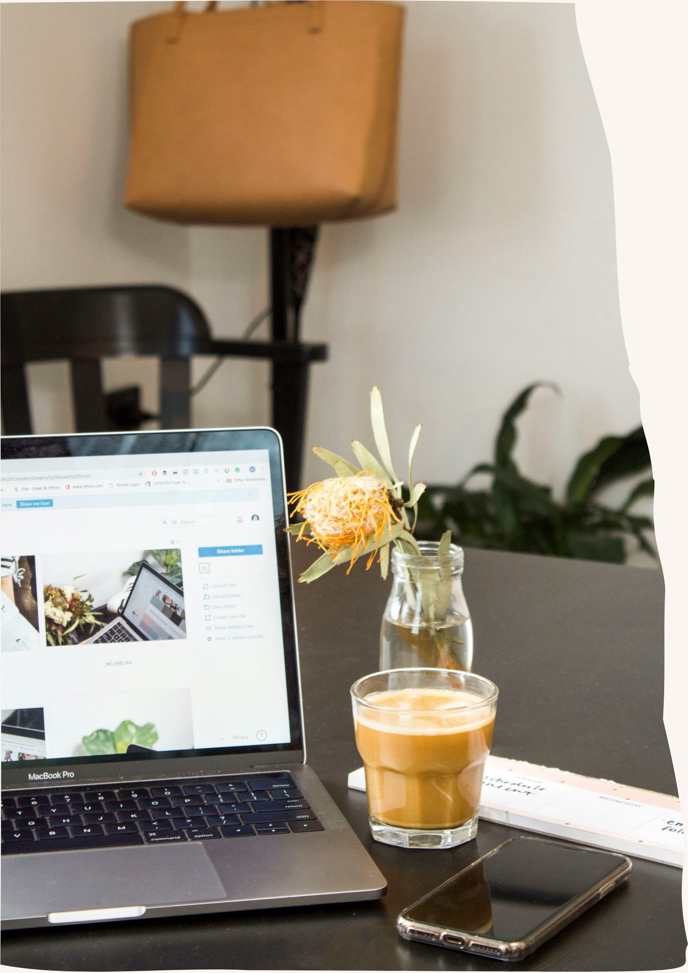Photo de S O C I A L . C U T sur Unsplash Photo de S O C I A L . C U T sur Unsplash